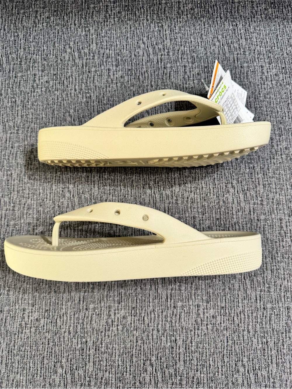 Crocs Classic Platform Flip Flops - Picture 6 of 16